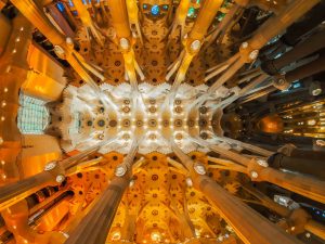 gaudi-inside-holy-family-barcelona-guided-visit